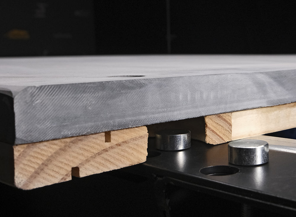 Apex 9 ft Predator Pool Table